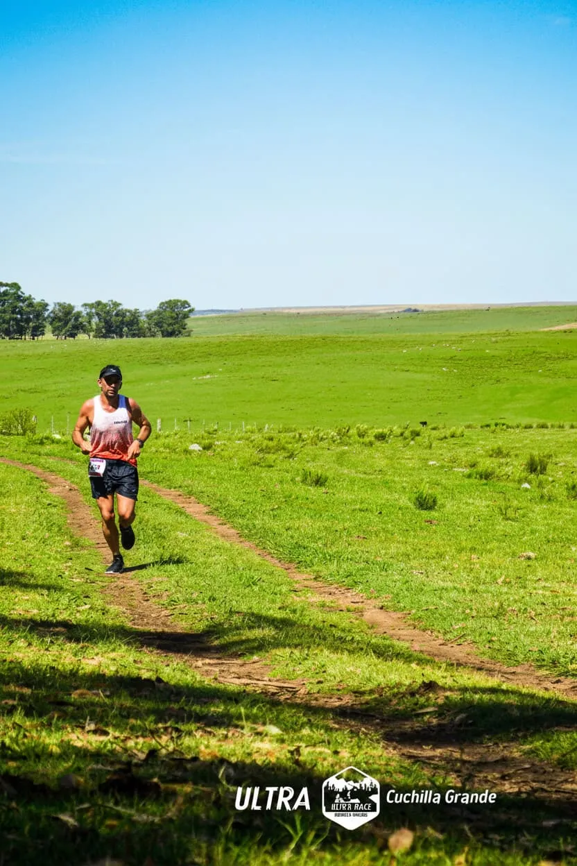Corredor por un sendero